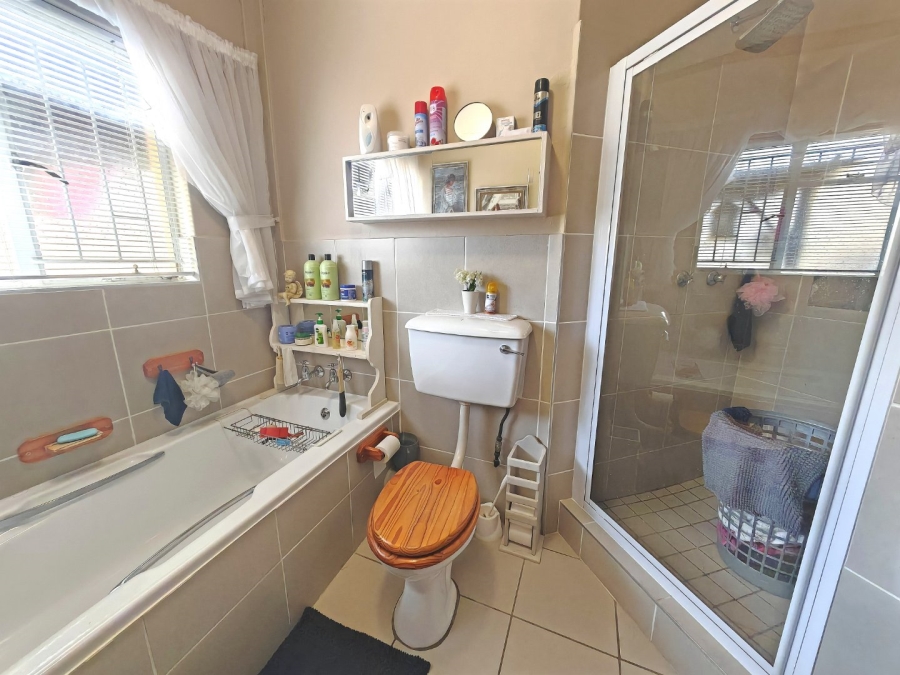 2 Bedroom Property for Sale in Pellissier Free State